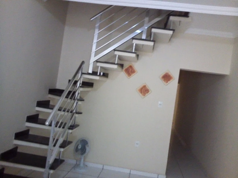 escada pré moldada em l